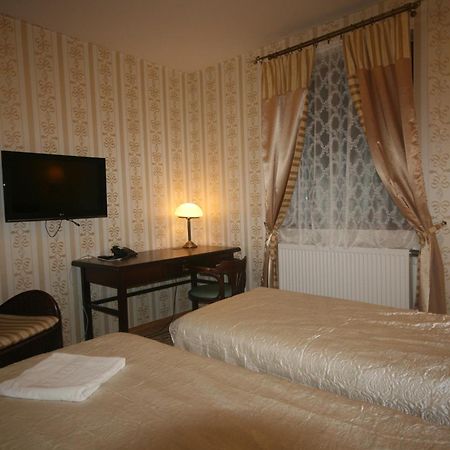 Hotel Dwor Ostoia Rymanów Camera foto