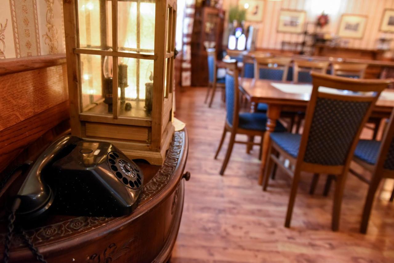 Hotel Dwor Ostoia Rymanów Esterno foto