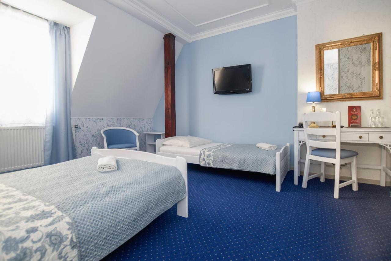 Hotel Dwor Ostoia Rymanów Esterno foto