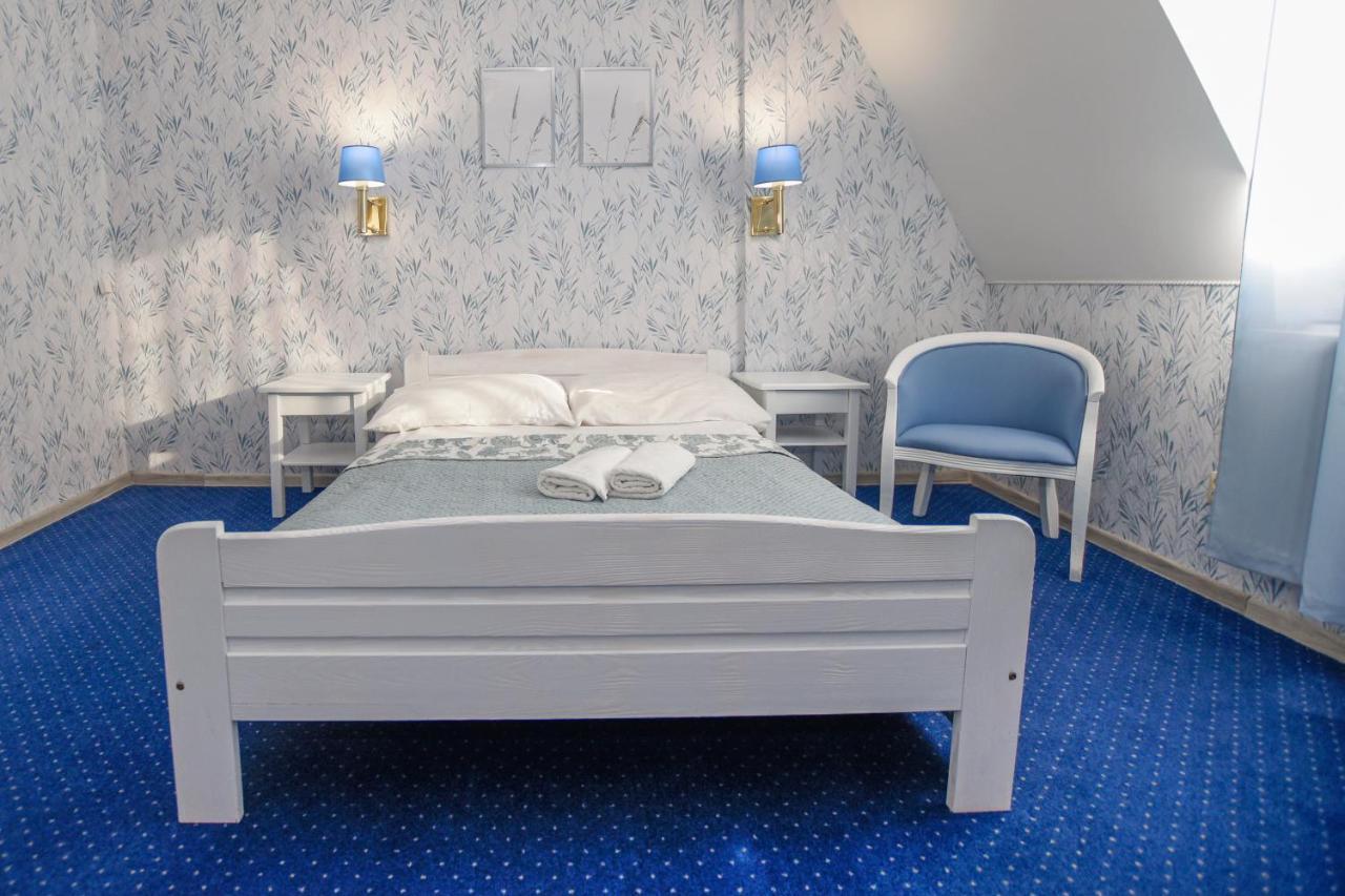 Hotel Dwor Ostoia Rymanów Esterno foto