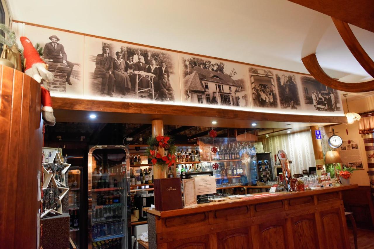Hotel Dwor Ostoia Rymanów Esterno foto