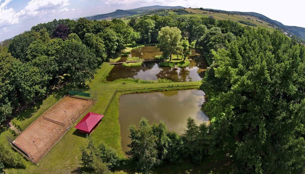 Hotel Dwor Ostoia Rymanów Esterno foto