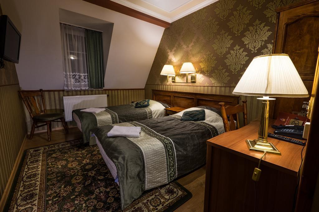 Hotel Dwor Ostoia Rymanów Esterno foto
